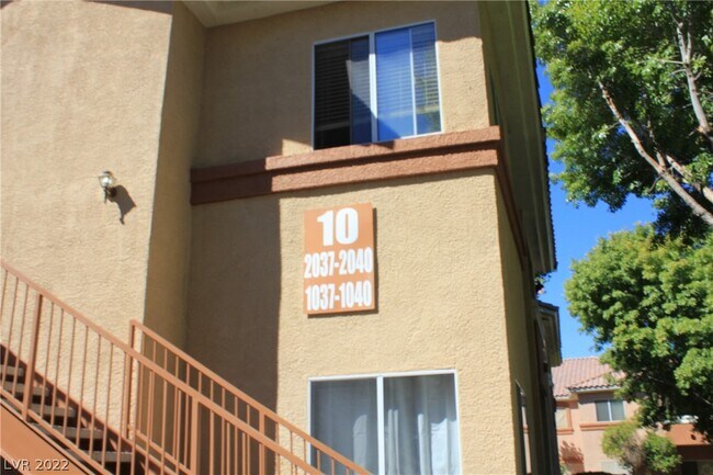 Building Photo - 1050 E Cactus Ave