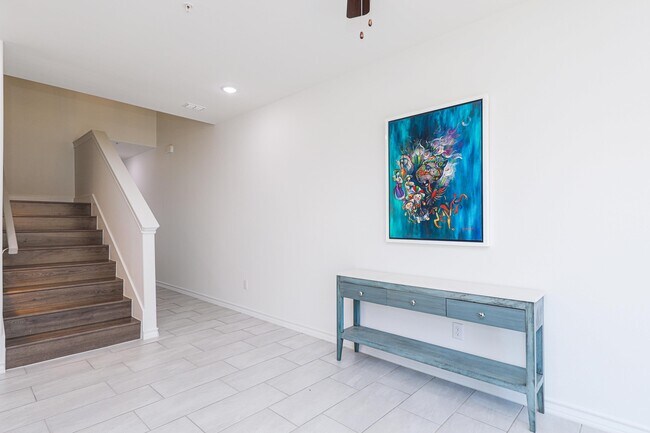Building Photo - 9903 Bijan Dr