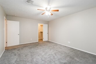 Building Photo - 647 Mosswood Dr