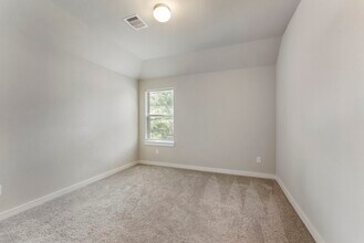 Building Photo - 254 Aster View Ct