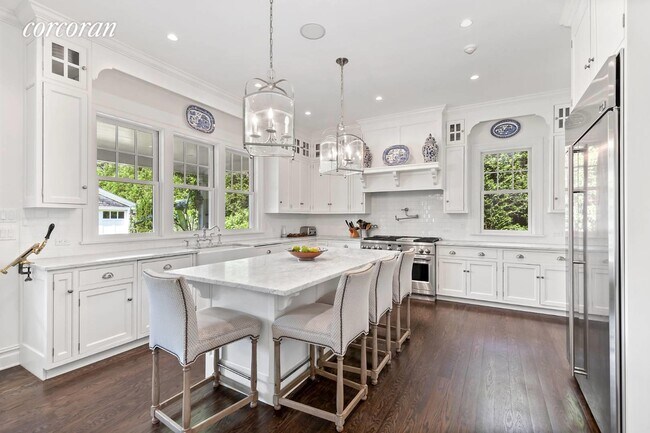 Foto del edificio - 229 Toylsome Ln