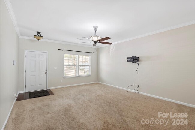 Building Photo - 361 Battery Cir