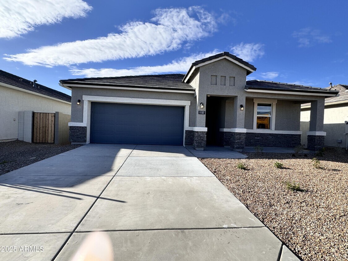 Foto principal - 1137 W Chimes Tower Dr