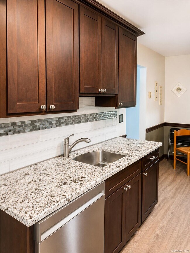 Foto del edificio - 506 Alden Ct N