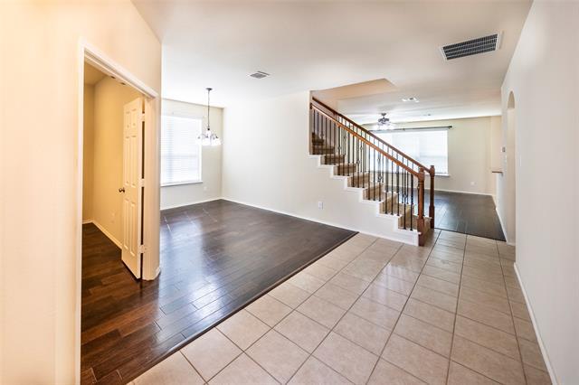 Foto del edificio - 5701 Quicksilver Dr