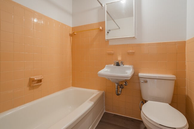 Building Photo - 8877 Rue Lajeunesse