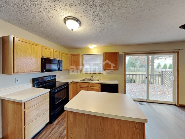 Building Photo - 1840 Pine Grove Pl