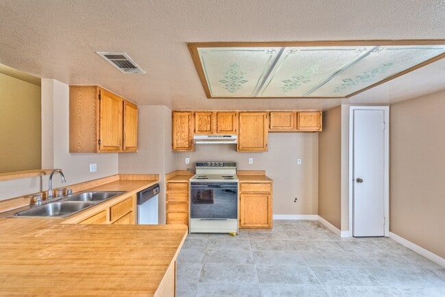 Foto del edificio - 3771 Shirebrook Dr