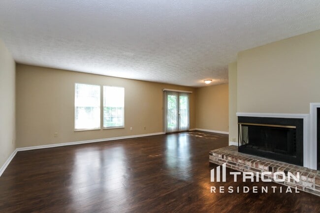 Building Photo - 7540 Crickwood Ln