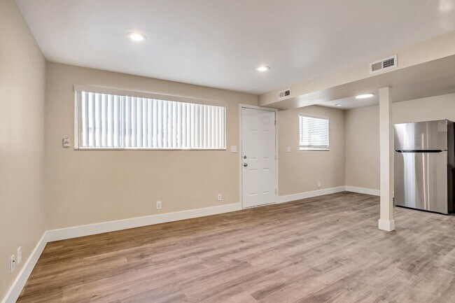 Foto del edificio - 817 W Heather Ln