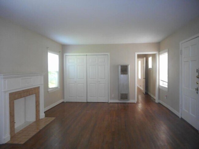 Foto del edificio - 1 br, 1 bath House - 250 Rosebud Avenue #2