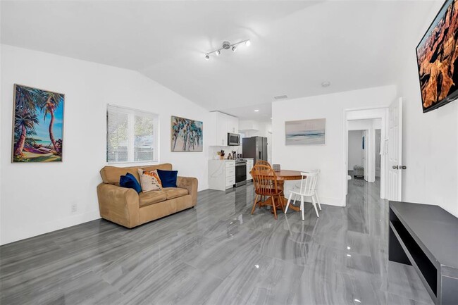 Foto del edificio - 326 SW 14th St