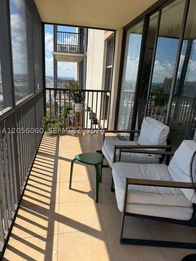 Foto del edificio - 20335 W Country Club Dr