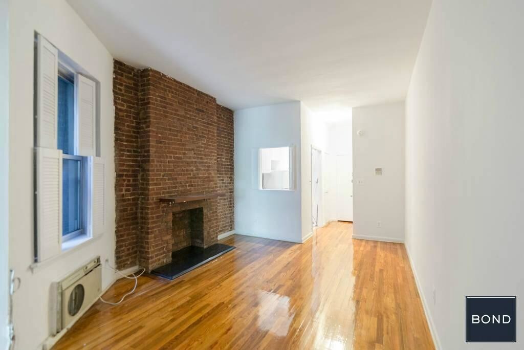Primary Photo - 519 E 87th St