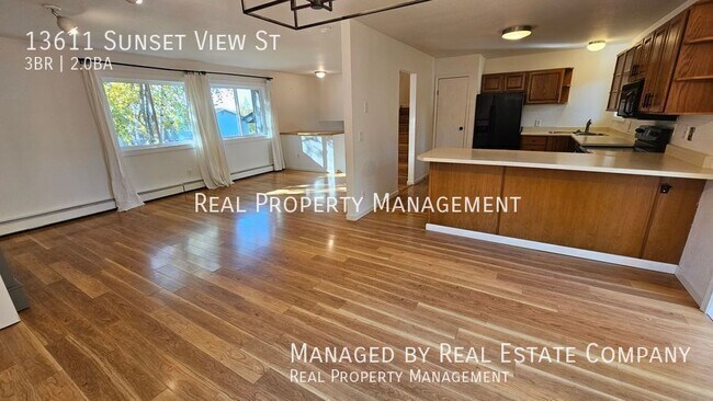 Foto del edificio - 13611 Sunset View St