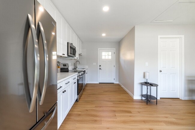 Foto del edificio - 8122 Melrose Ln