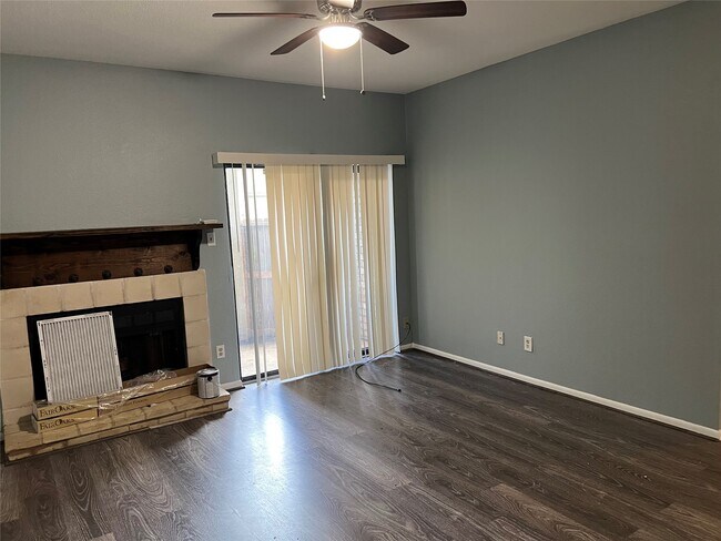 Foto del edificio - 8100 Cambridge St