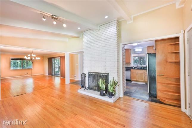Foto del edificio - 4 br, 2 bath House - 4472 N Peachtree Road