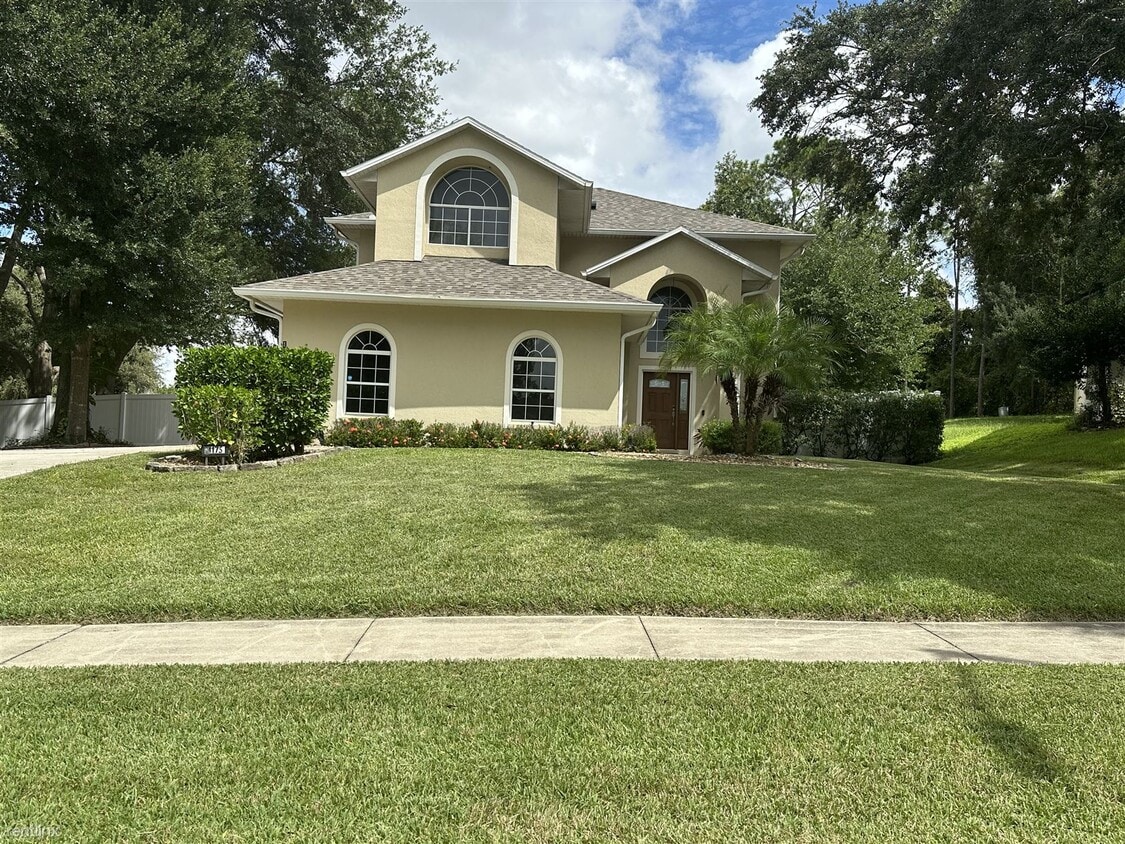 3 br, 2.5 bath House 1175 Brentwood Drive House Rental in Clermont
