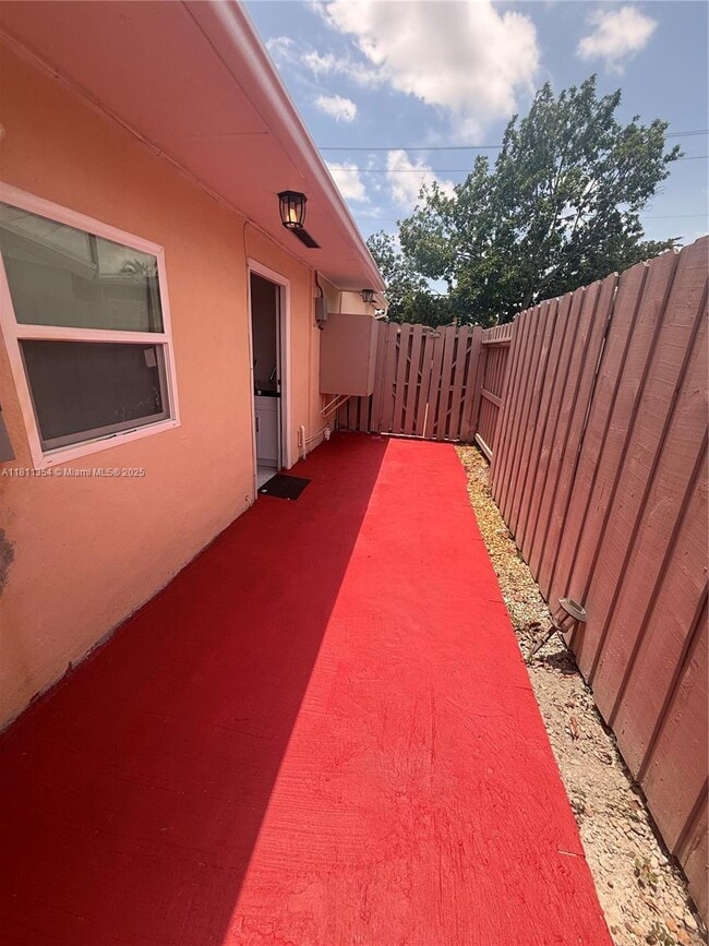 Foto del edificio - 6980 SW 26th St
