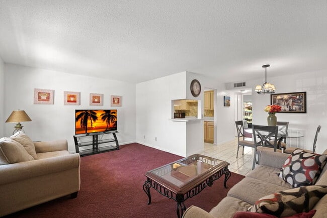 Building Photo - FURNISHED Condo For Rent in Tudor Cay!