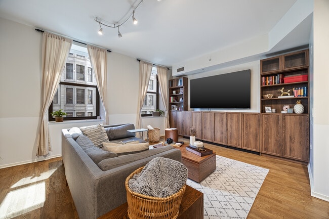 Photo - 310 S Michigan Ave Apartment