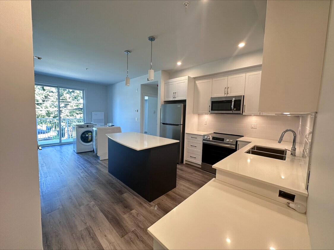 660 Beach Rd, Qualicum Beach, BC V9K 2H7 Townhouse for Rent in