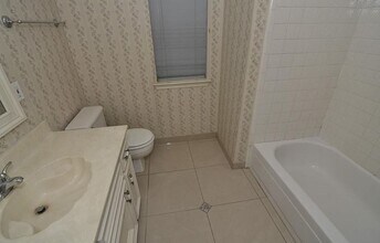 Building Photo - 7211 N Hearthstone Green Dr