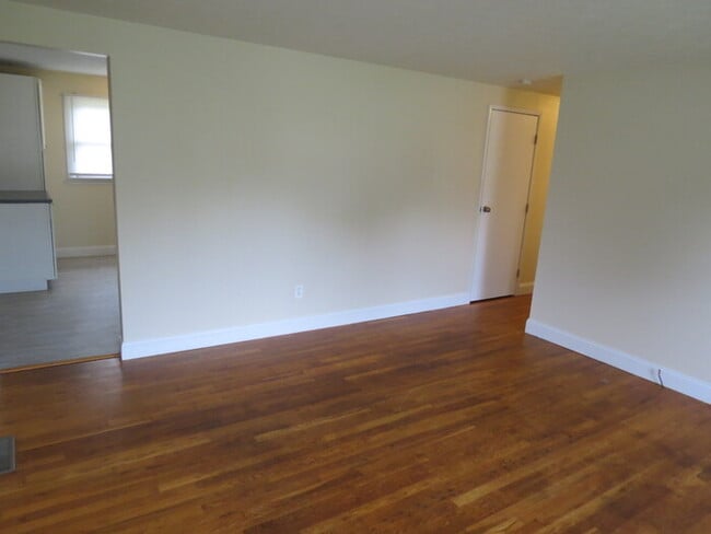 Foto del edificio - 1526 River Bend Rd