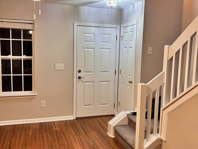 Building Photo - 108 Mangum Cir