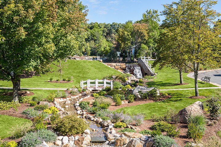 Building Photo - 14 Waterfall Dr