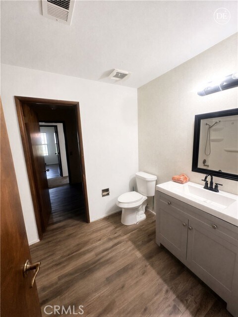 Foto del edificio - 4333 Hillside Dr