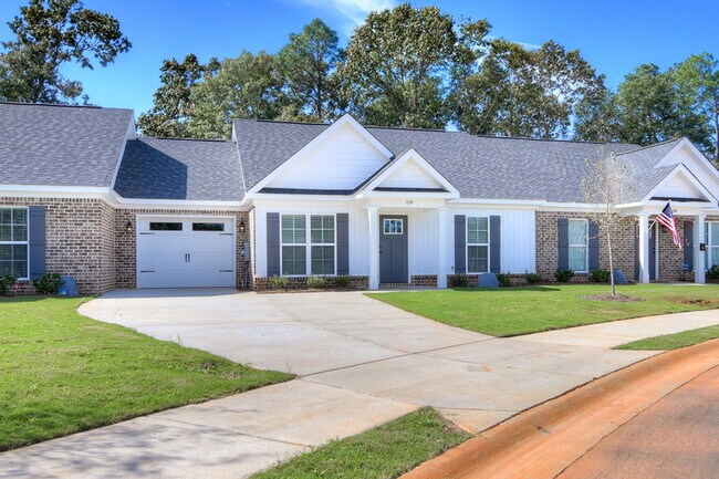 Building Photo - 1104 Wildlife Cir