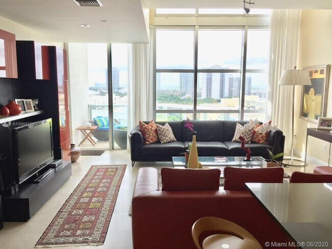Foto del edificio - 3131 NE 188th St
