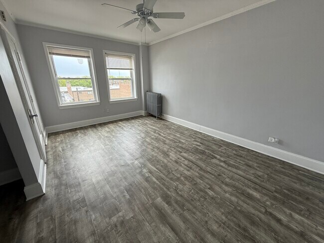 Foto del edificio - 6930 N Greenview Ave