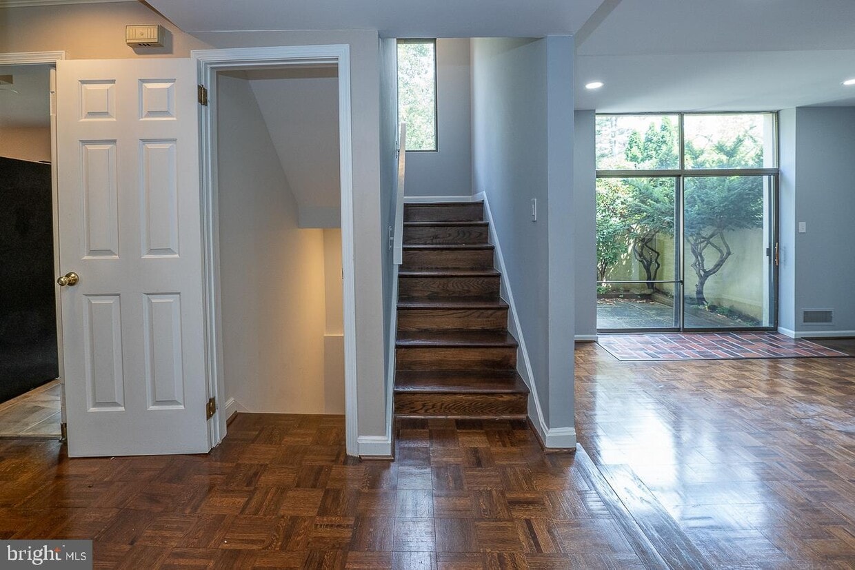 100 Llanalew Rd Unit 11C, Haverford, PA 19041 Condo for Rent in