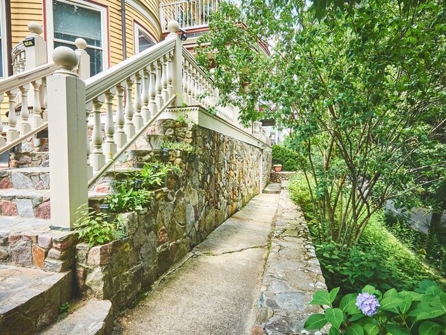 Foto del edificio - 18 Atherton Rd