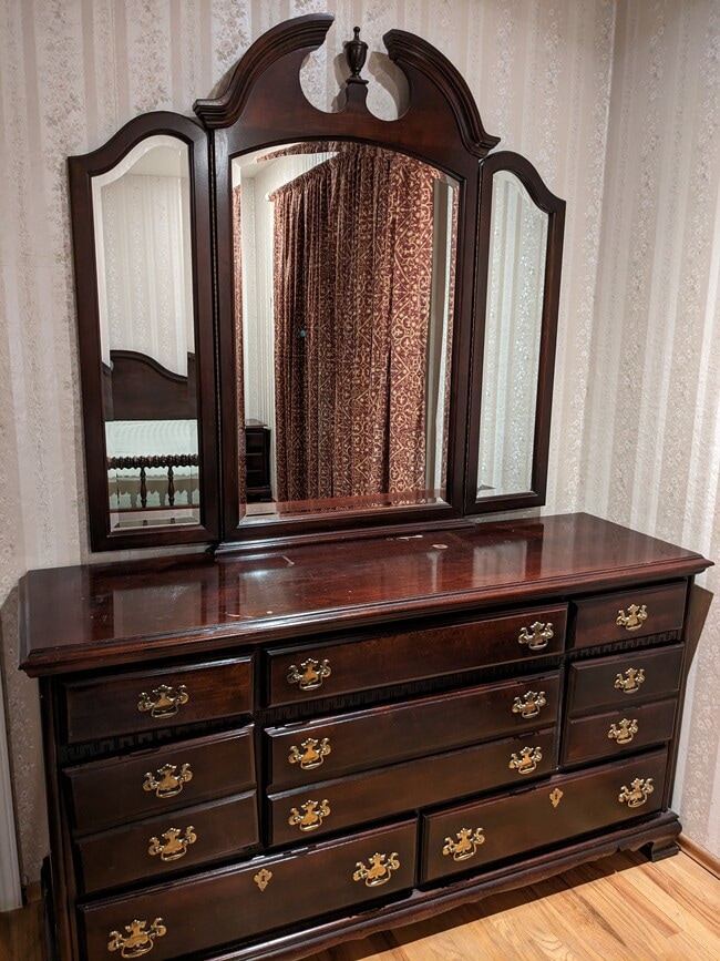 Building Photo - 945 Stonehurst Way