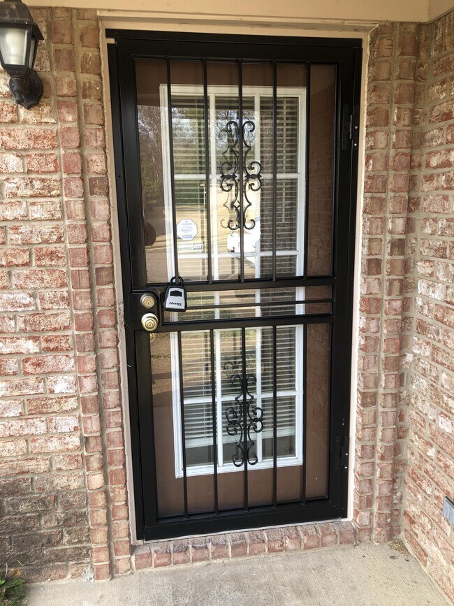 Building Photo - 4563 Blue River Dr