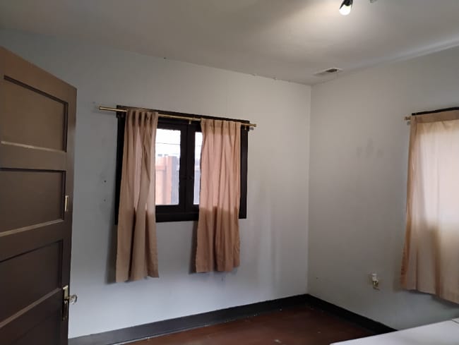 Building Photo - 1319 S 900 E