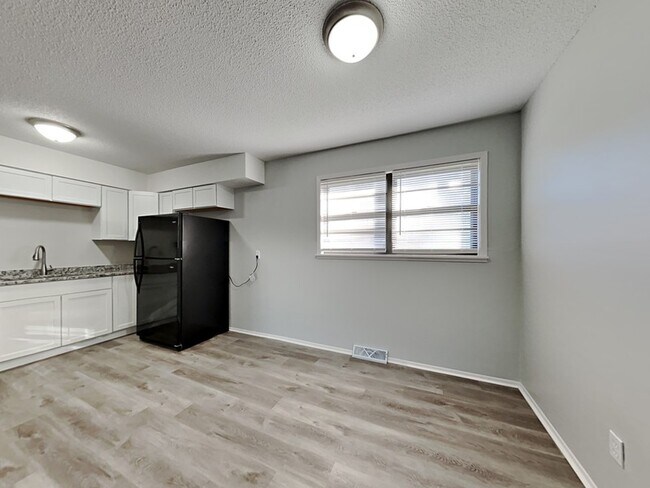 Foto del edificio - 725 N Sioux Ave