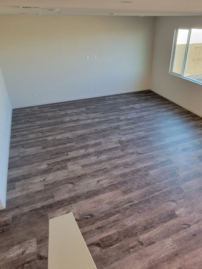 Building Photo - Brand new house ready to be called home
