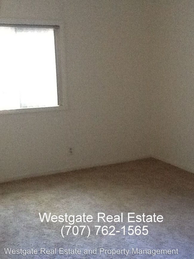 Building Photo - 1 Pine Tree Cir