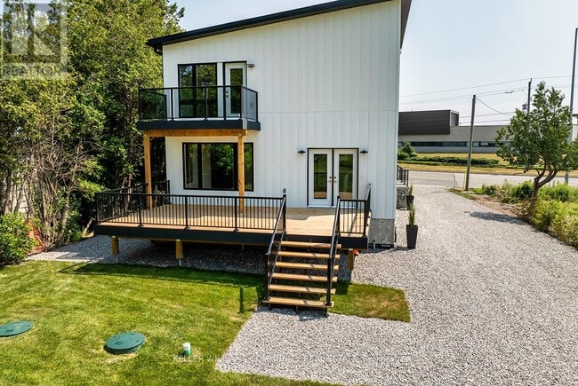 Photo du bâtiment - 2246 Durham Regional Hwy 2