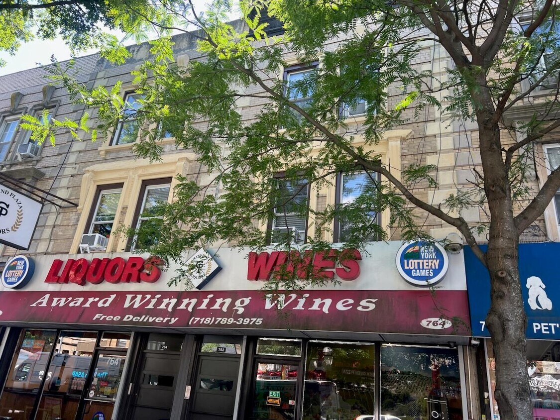 Primary Photo - 764 Washington Ave