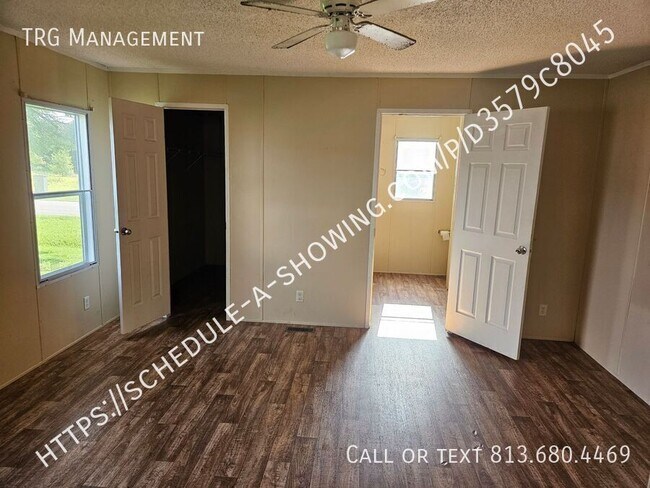 Foto del edificio - 221 Riggs Rd