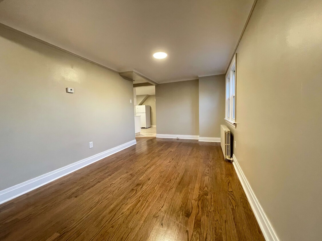 Foto principal - 3446 N Ozark Ave