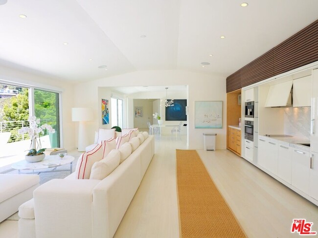 Foto del edificio - 9422 Readcrest Dr