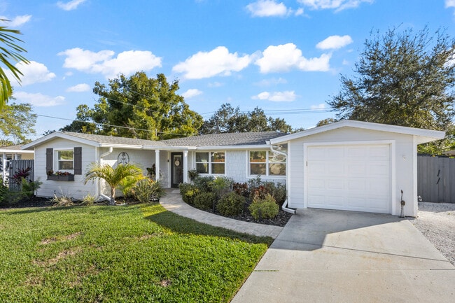 Building Photo - 3122 Regatta Cir