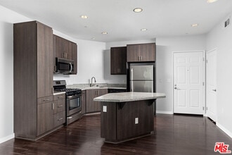 Building Photo - 1408 W Washington Blvd